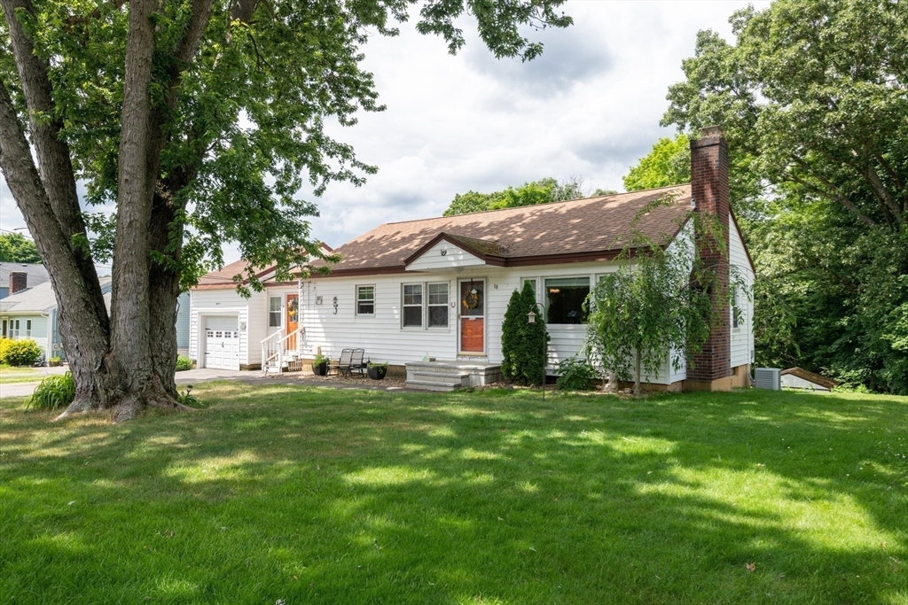 Property Photo:  18 Cleghorn Lane  MA 01876 