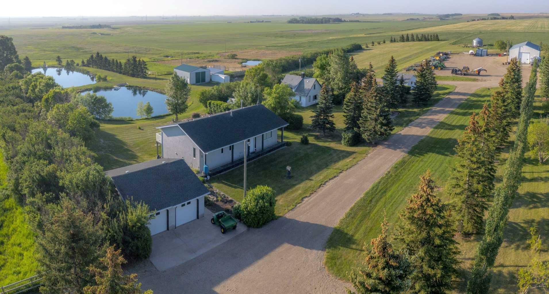 Property Photo:  270168 Range Road 283  AB T4A 2S9 