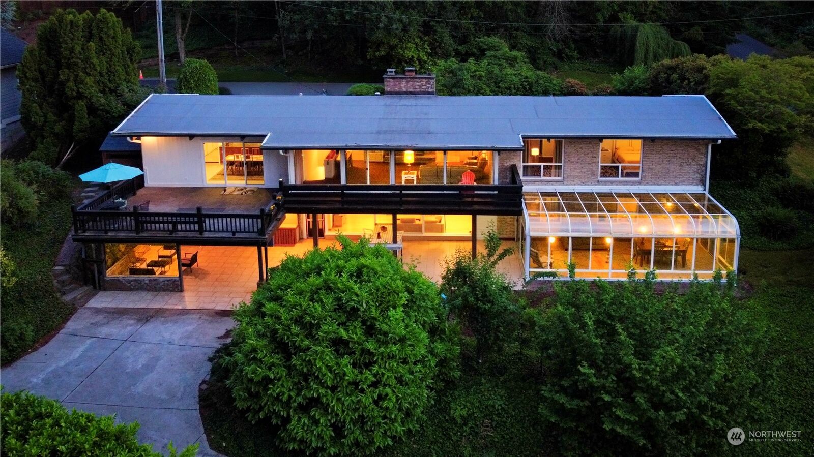 Property Photo:  12602 NE 6th St  WA 98005 