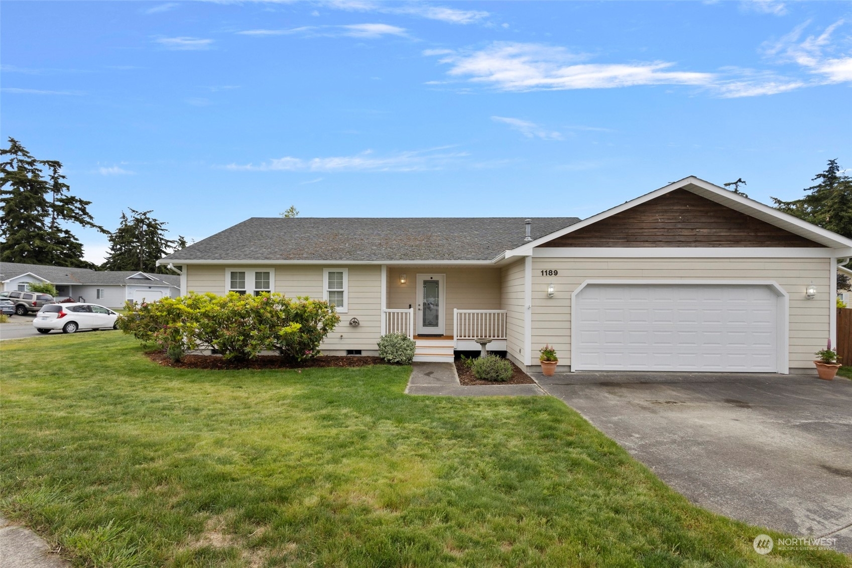 Property Photo:  1189 Ridgeway Drive  WA 98277 