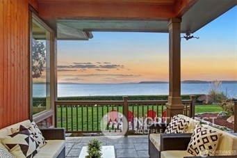 Property Photo:  16912 Talbot Road  WA 98026 