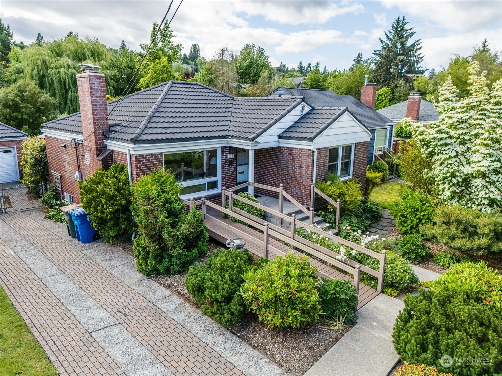 Property Photo:  115 30th Avenue E  WA 98112 