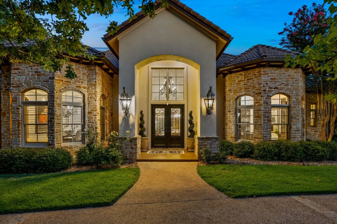 Property Photo:  105 Flint Ridge Trail  TX 78628 