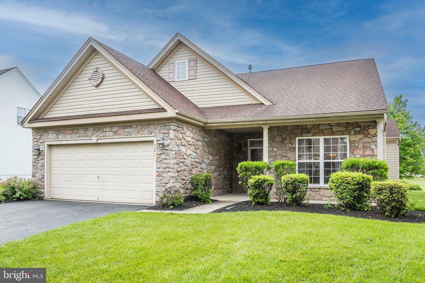 Property Photo:  720 S Settlers Circle  PA 18976 