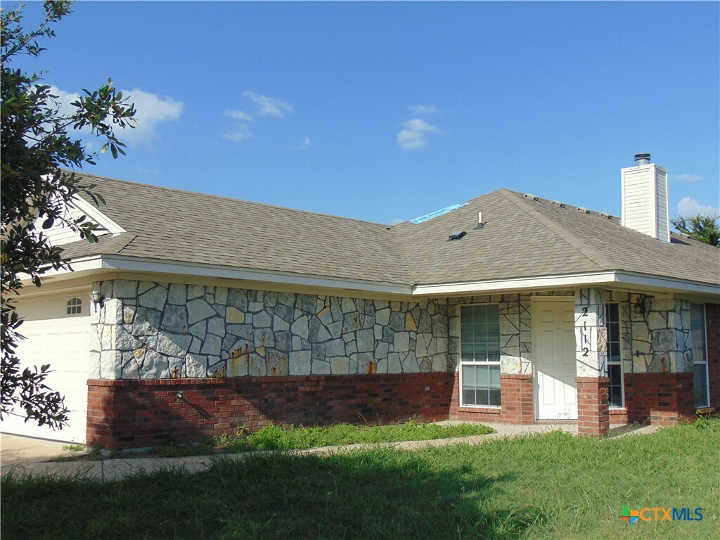 Property Photo:  2112 Flagstaff Drive  TX 76543 