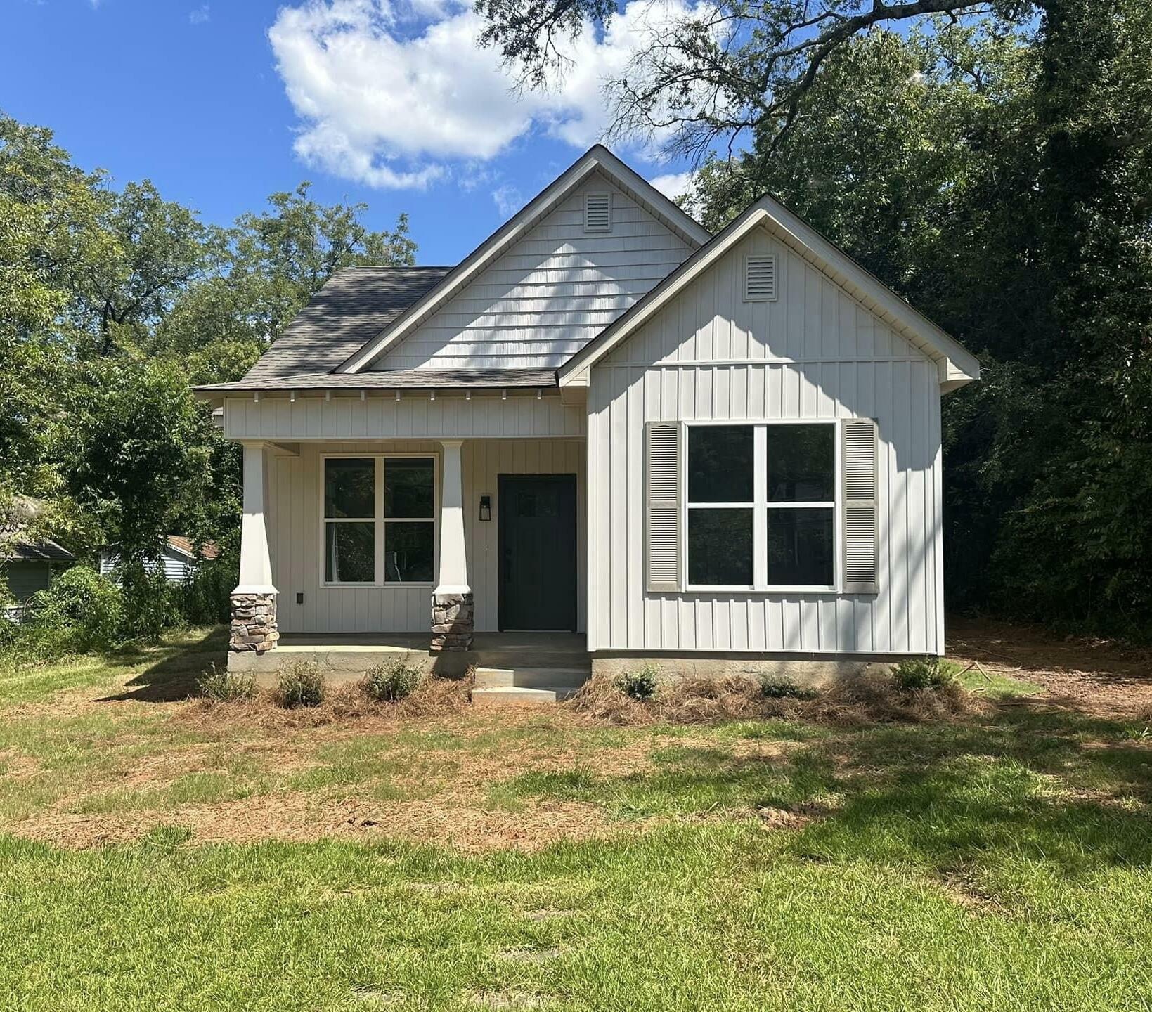 Property Photo:  407 Spring Street  GA 30673 