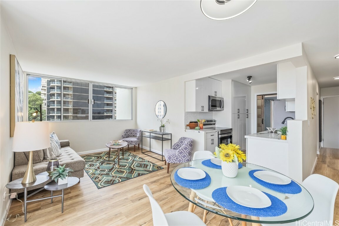 Property Photo: 1069 Spencer Street 1004 HI 96822