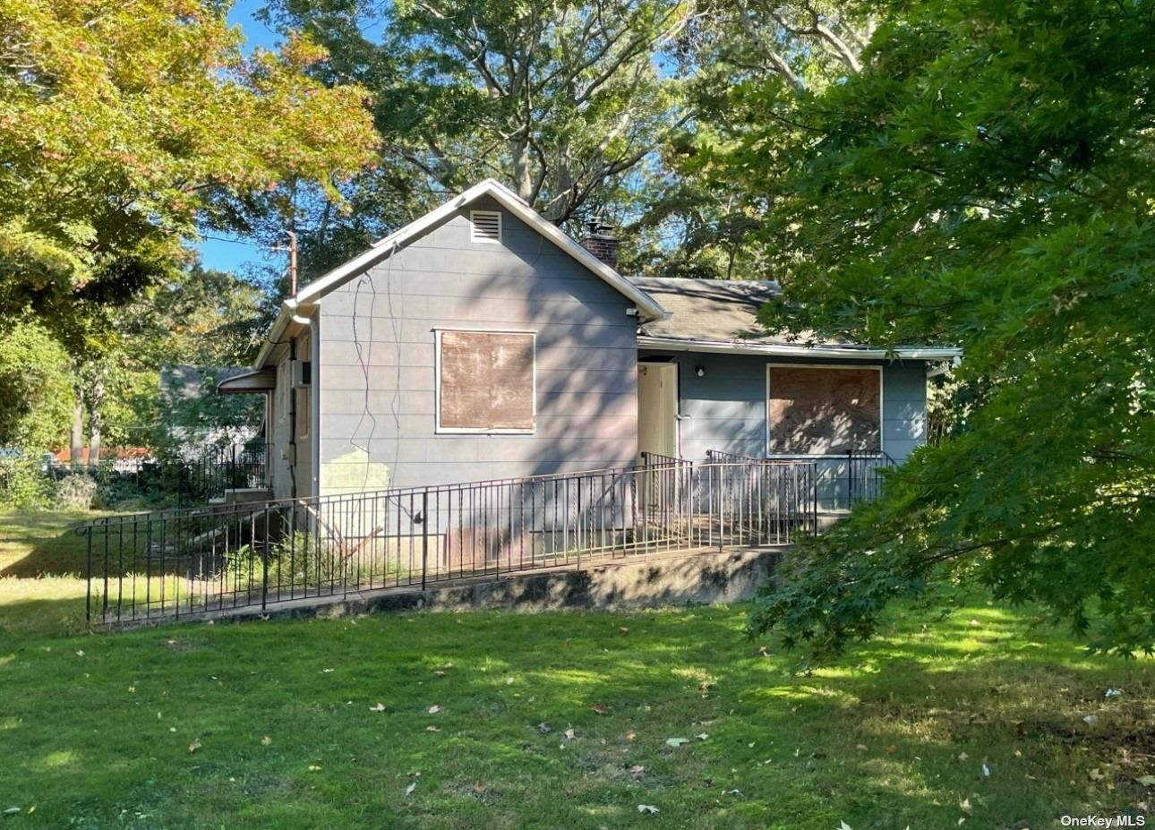 Property Photo:  159 Woodland Drive  NY 11951 