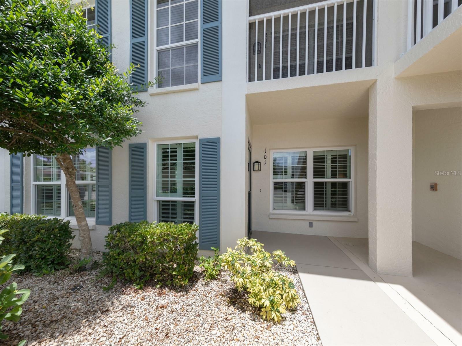 Property Photo:  308 Lynbrook Circle 101  FL 34292 