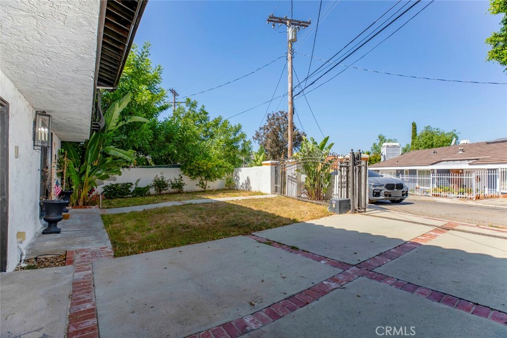 Property Photo:  4404 San Blas Avenue  CA 91364 