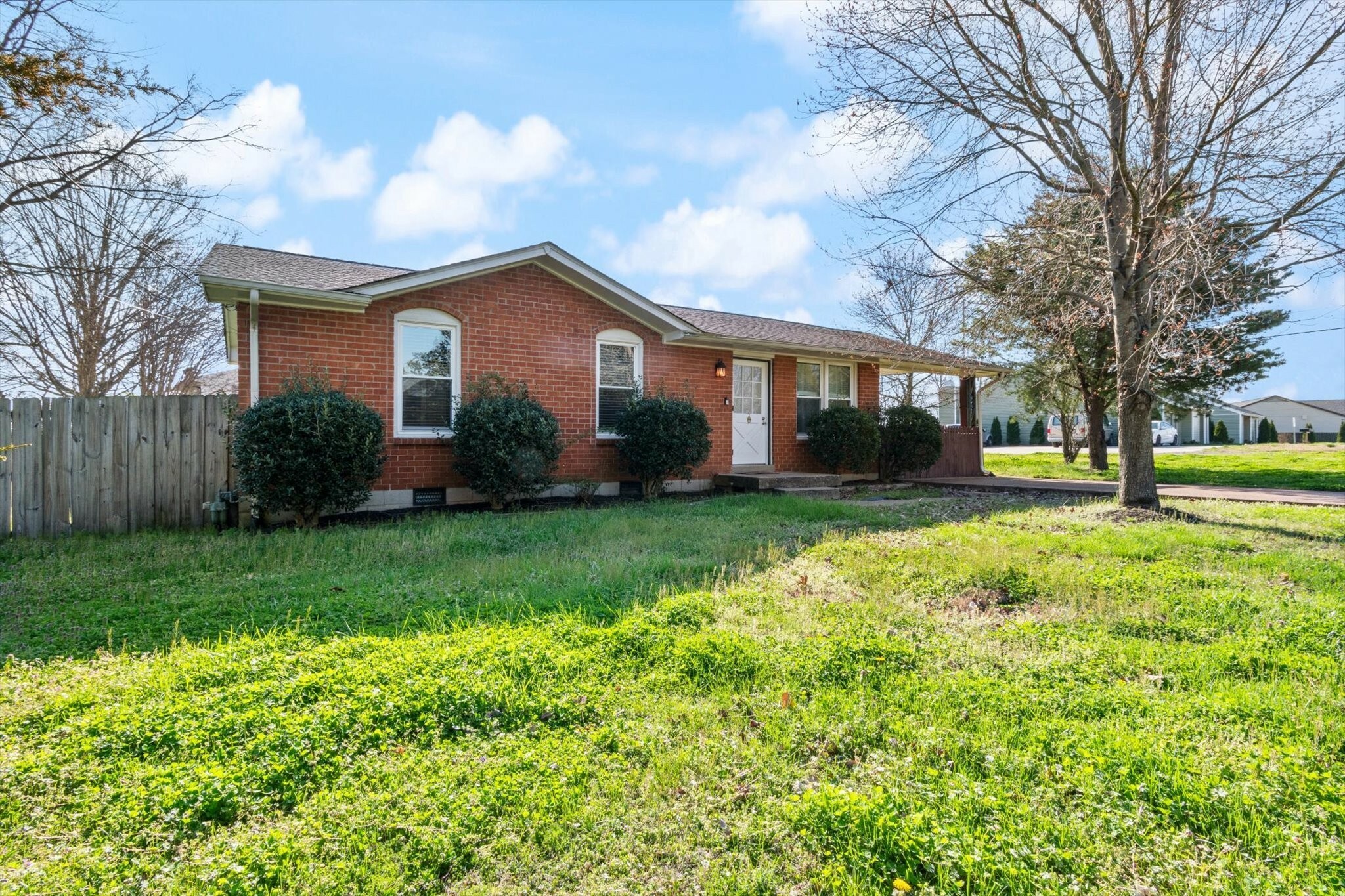Property Photo: 238 Old Shackle Island Rd TN 37075