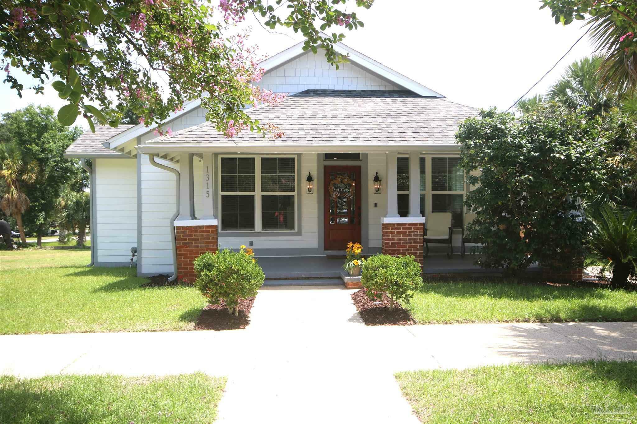 Property Photo:  1315 E La Rua St  FL 32501 