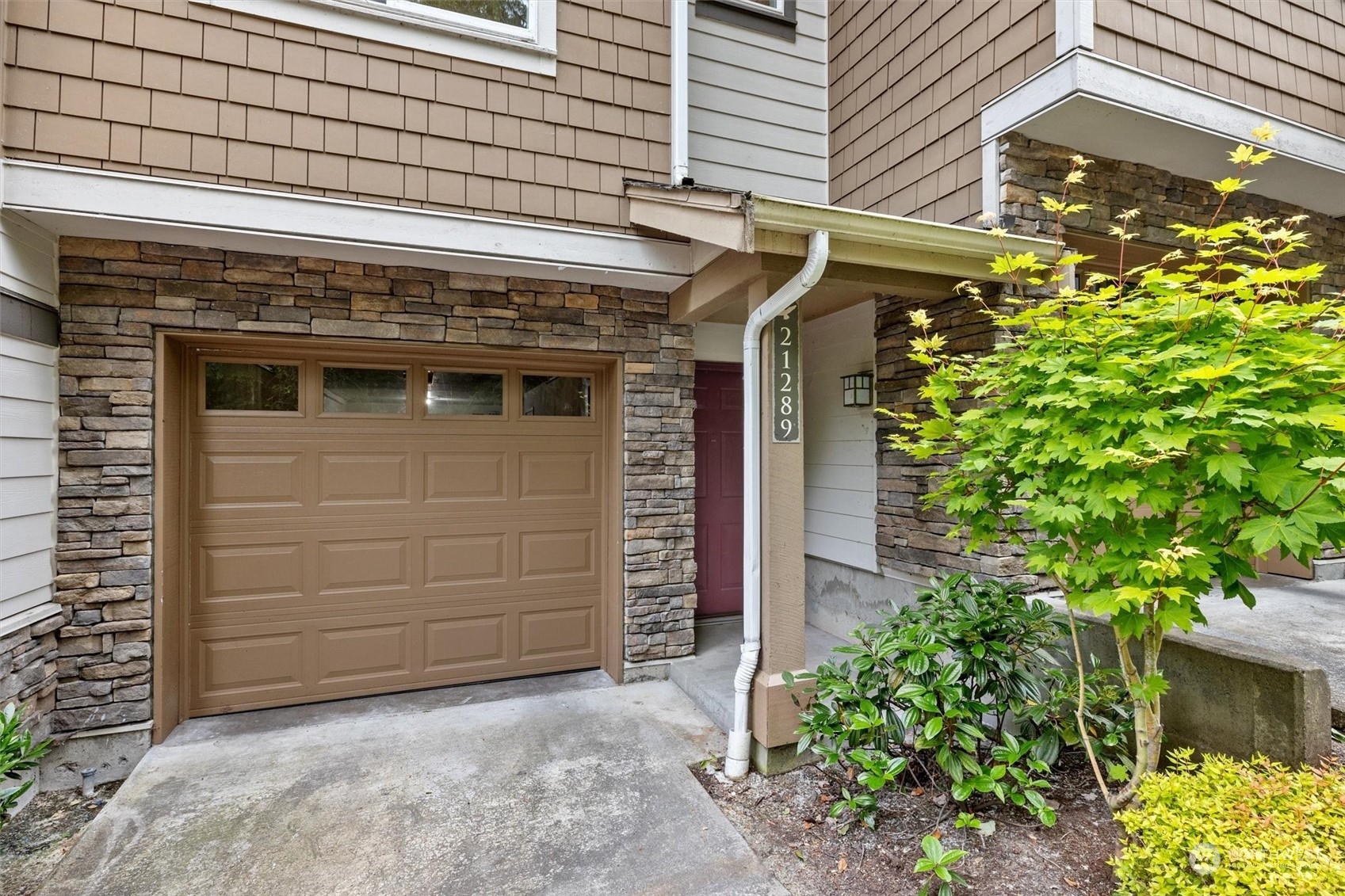 Property Photo:  21289 SE 42nd Place  WA 98029 