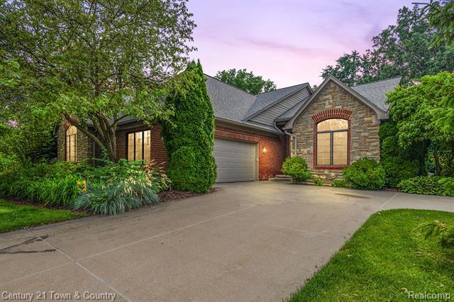 Property Photo: 7207 Ardsley Lane MI 48348