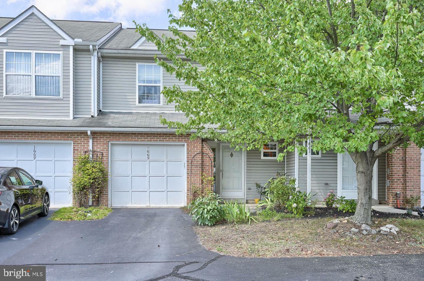 Property Photo:  1665 Macintosh Way  PA 17036 