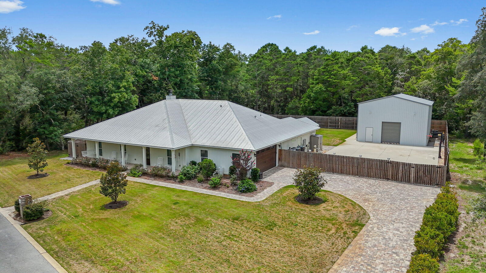 Property Photo: 125 Trails End Drive FL 32439