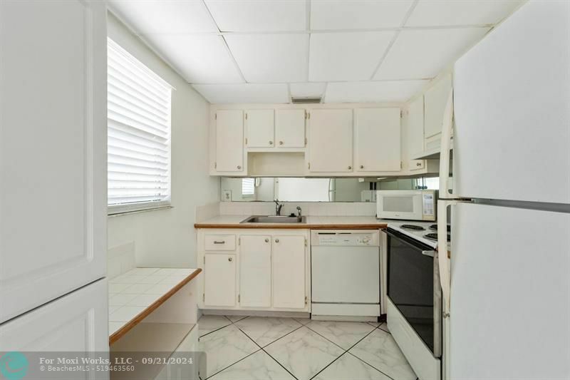 Property Photo:  649 Saxony 649 N  FL 33446 