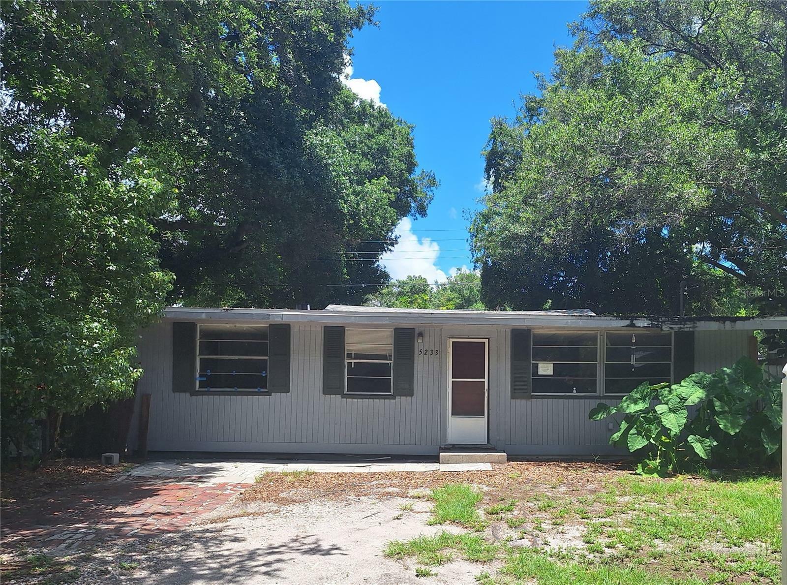 Property Photo:  5233 72nd Way N  FL 33709 