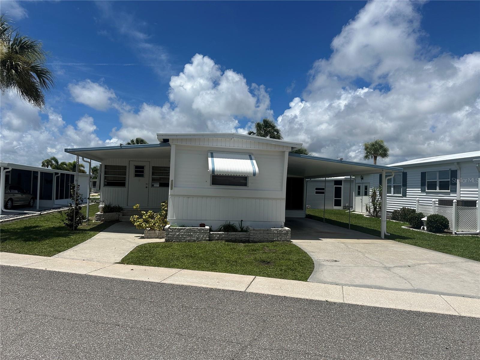 751 Dahlia Dr  Venice FL 34293 photo