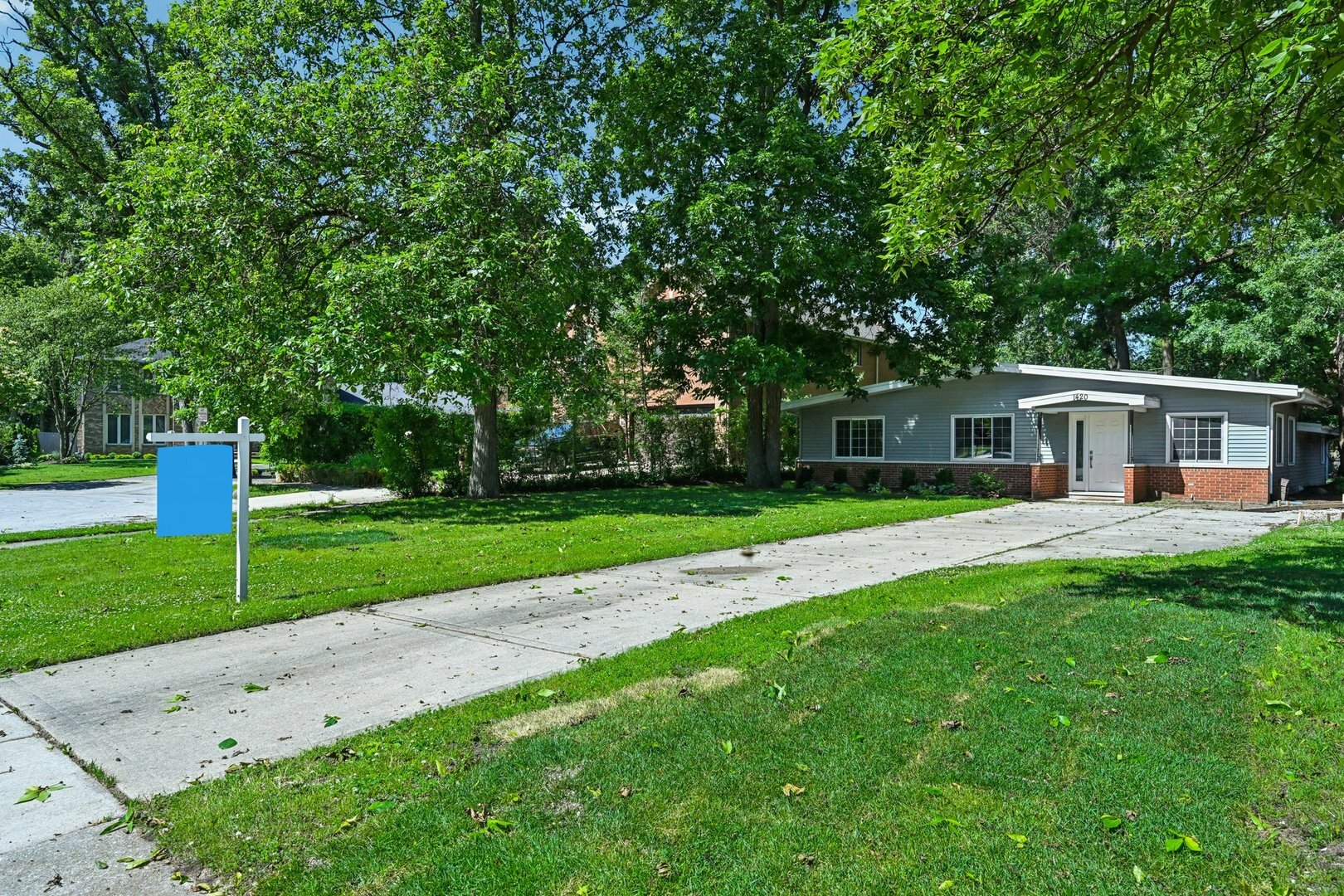 Property Photo:  1420 Magnolia Street  IL 60025 