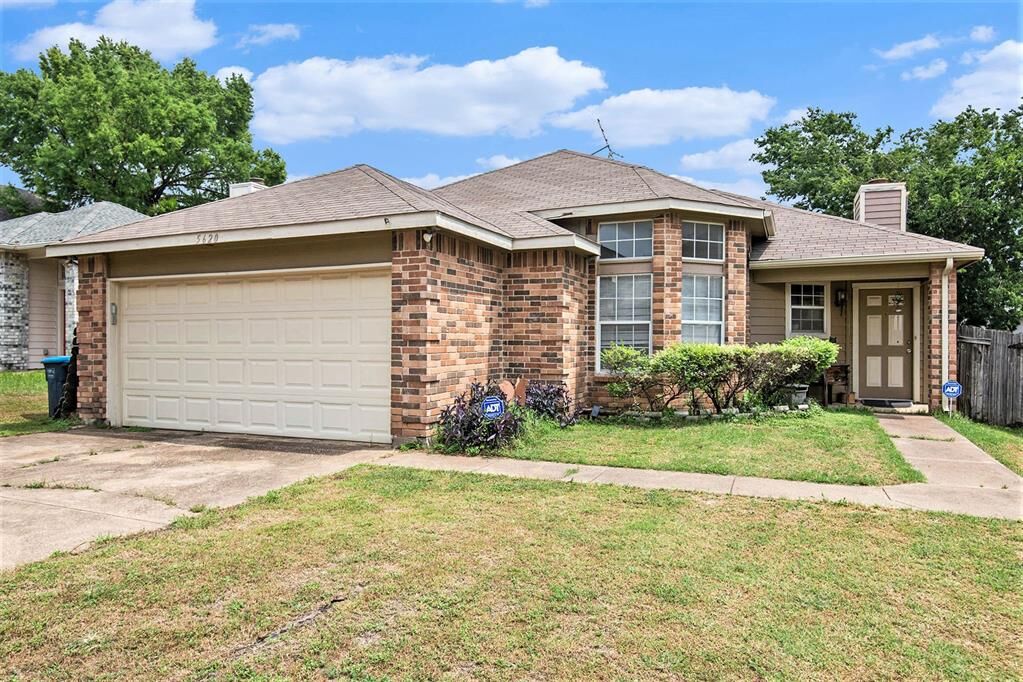 Property Photo:  5620 Shady Springs Trail  TX 76179 