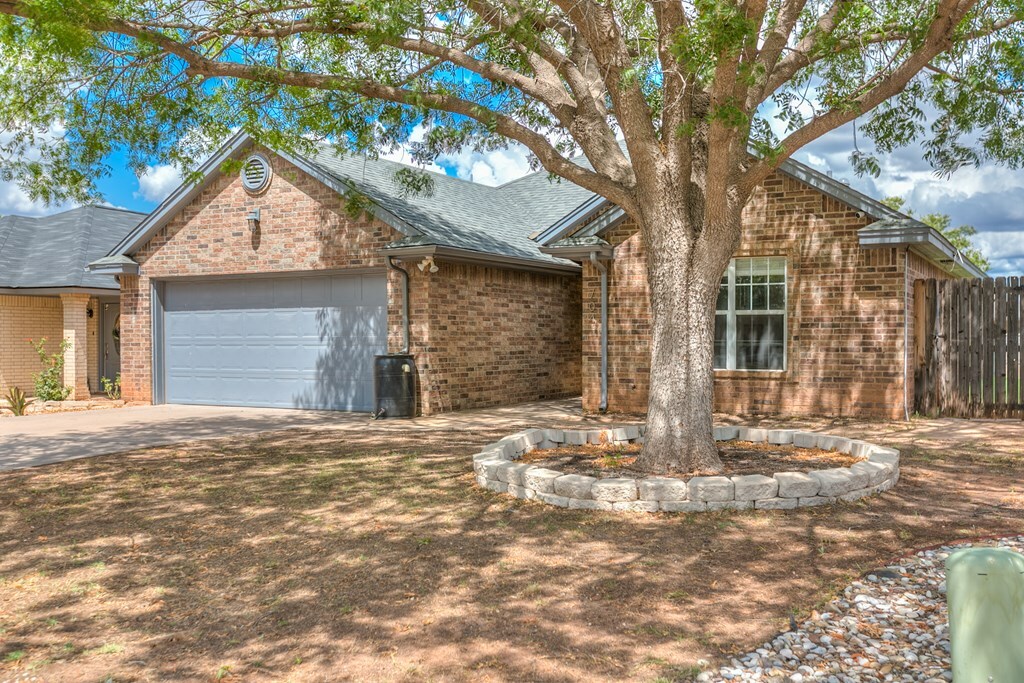 Property Photo:  704 Penhurst Court  TX 76901 