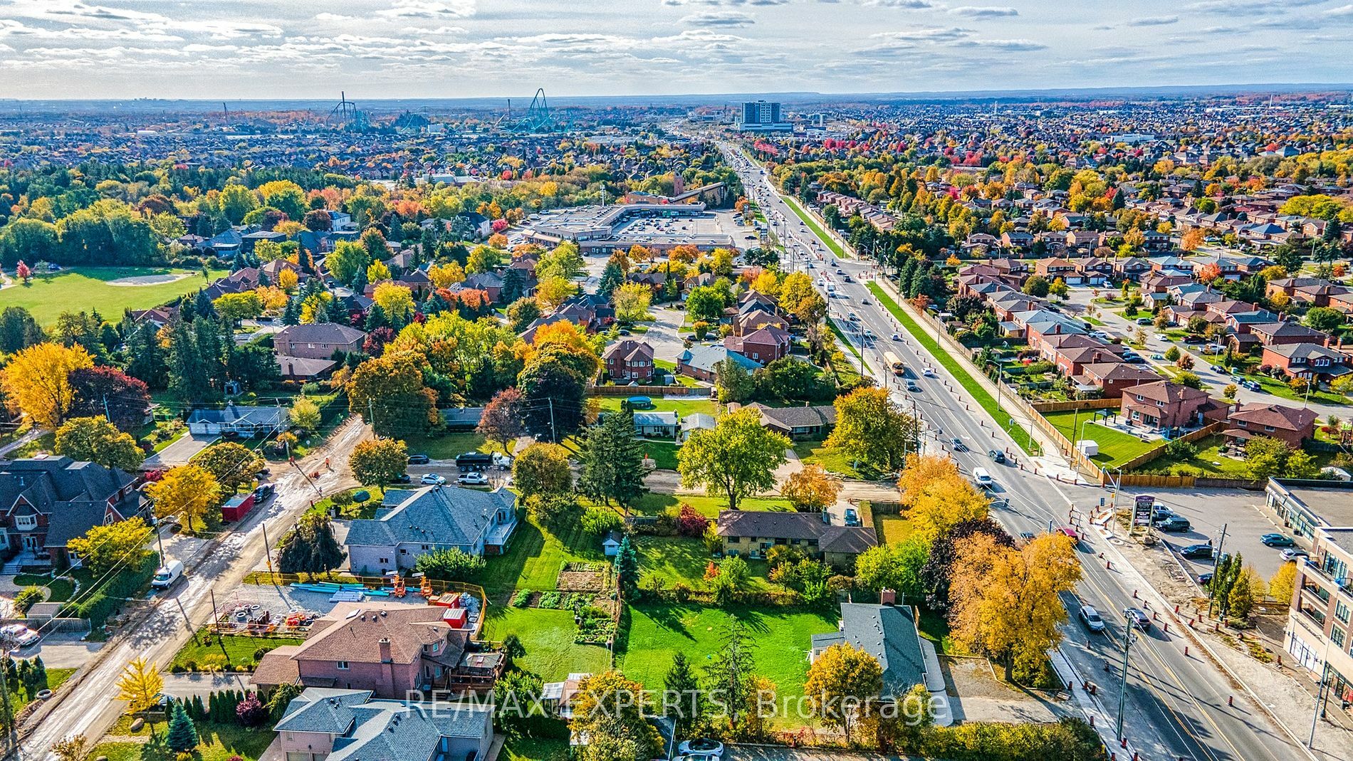 Photo de la propriété:  2355 Major Mackenzie Dr  ON L6A 3Z2 