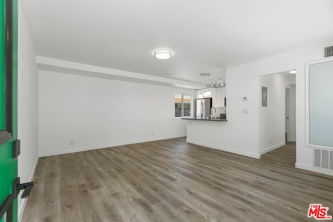 Property Photo:  6736   Woodley Ave 8  CA 91406 