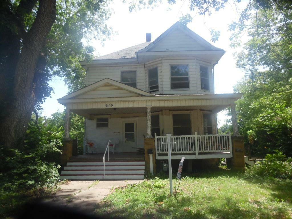 Property Photo:  610 N 9th Street  KS 67301 