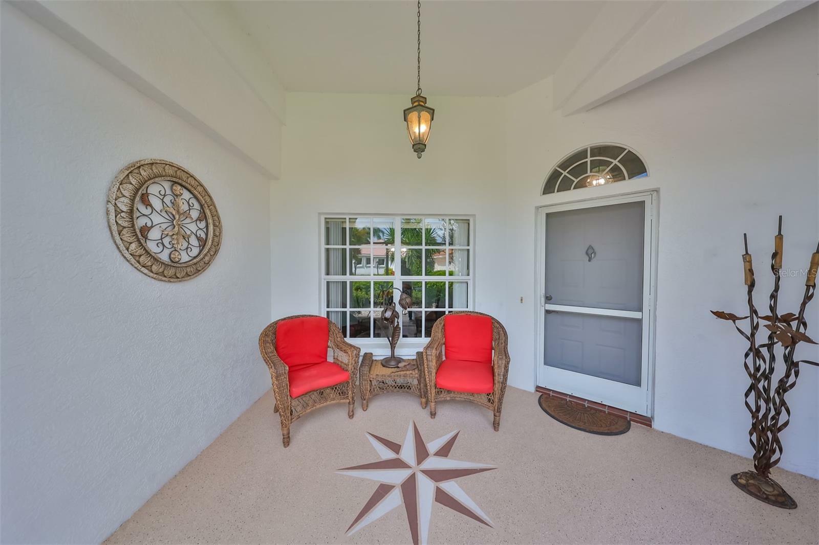 Property Photo:  924 Kings Boulevard  FL 33573 