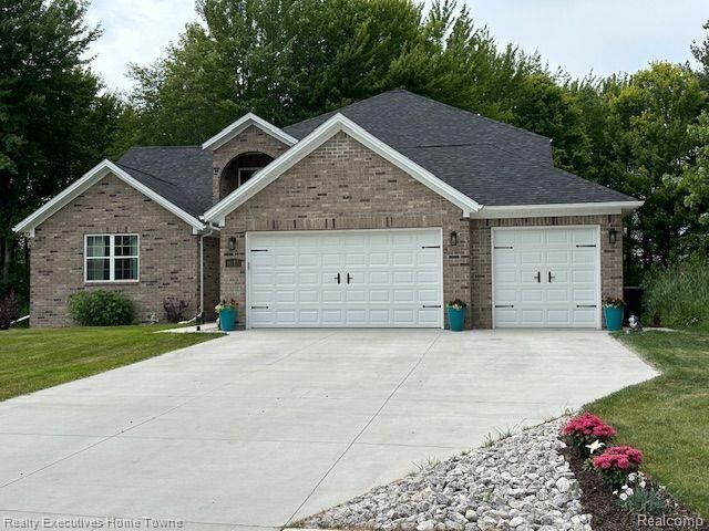 Property Photo:  4167 Wellington Court  MI 48059 3776 