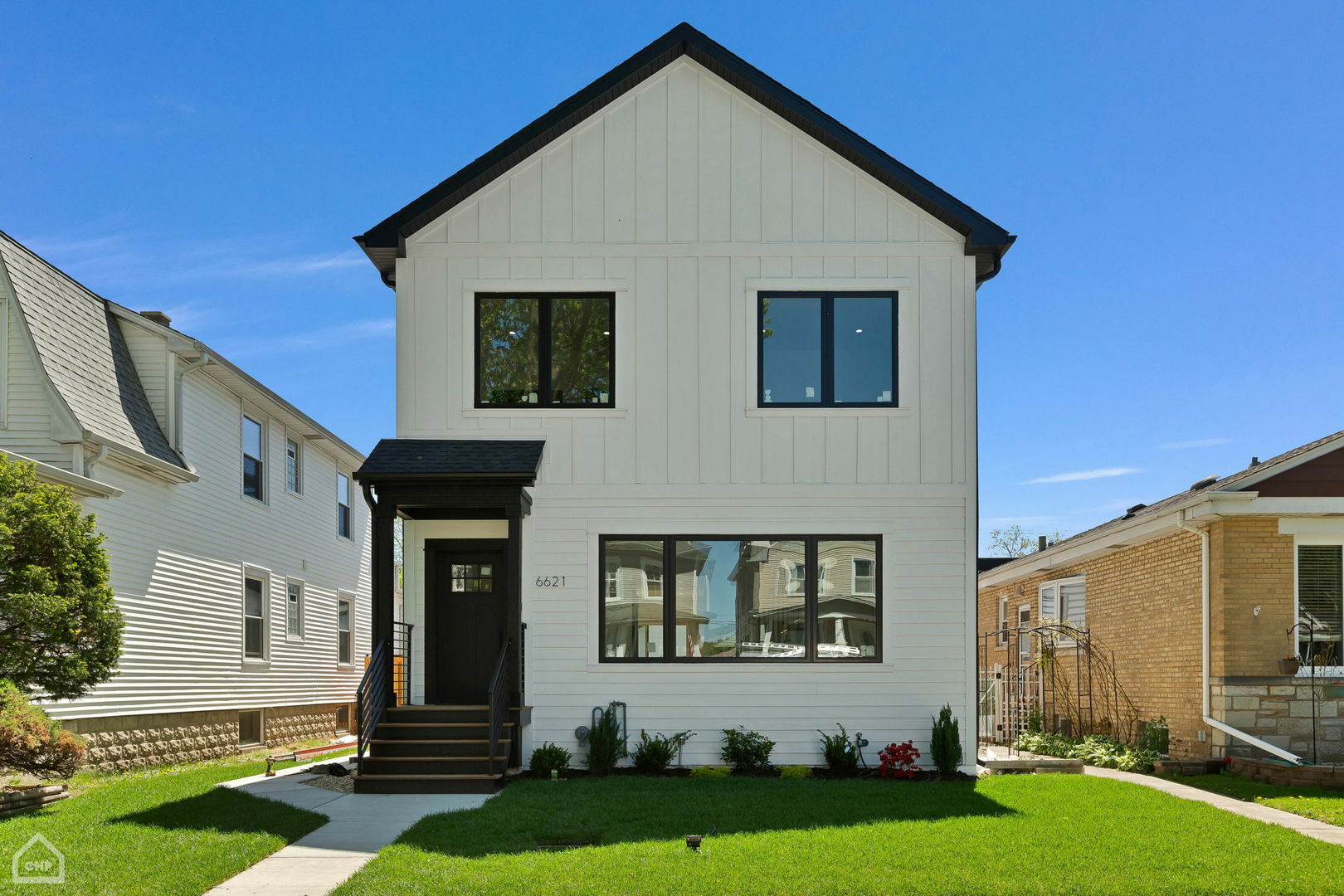 Property Photo:  6621 W Schreiber Avenue  IL 60631 