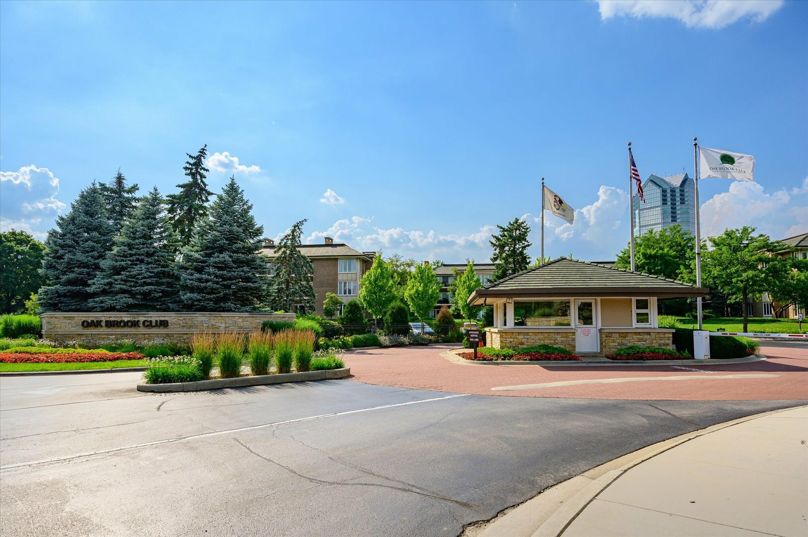 4 Oak Brook Club Drive F101  Oak Brook IL 60523 photo