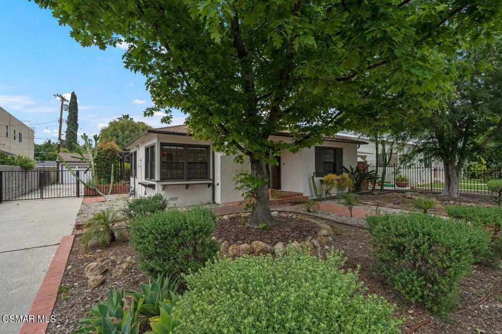 Property Photo:  5215 Tyrone Avenue  CA 91401 