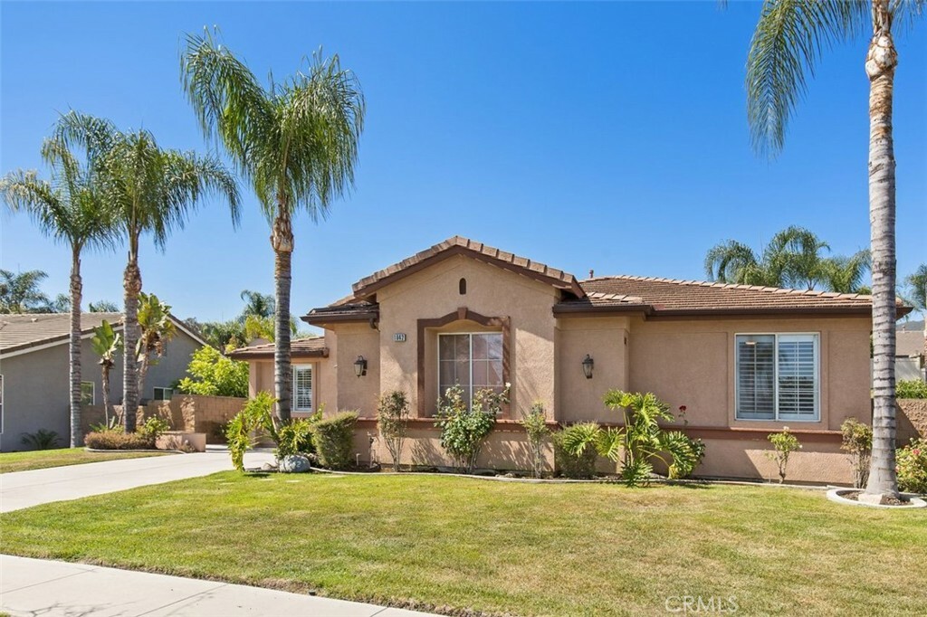 Property Photo:  1842 Morfontaine Way  CA 92883 