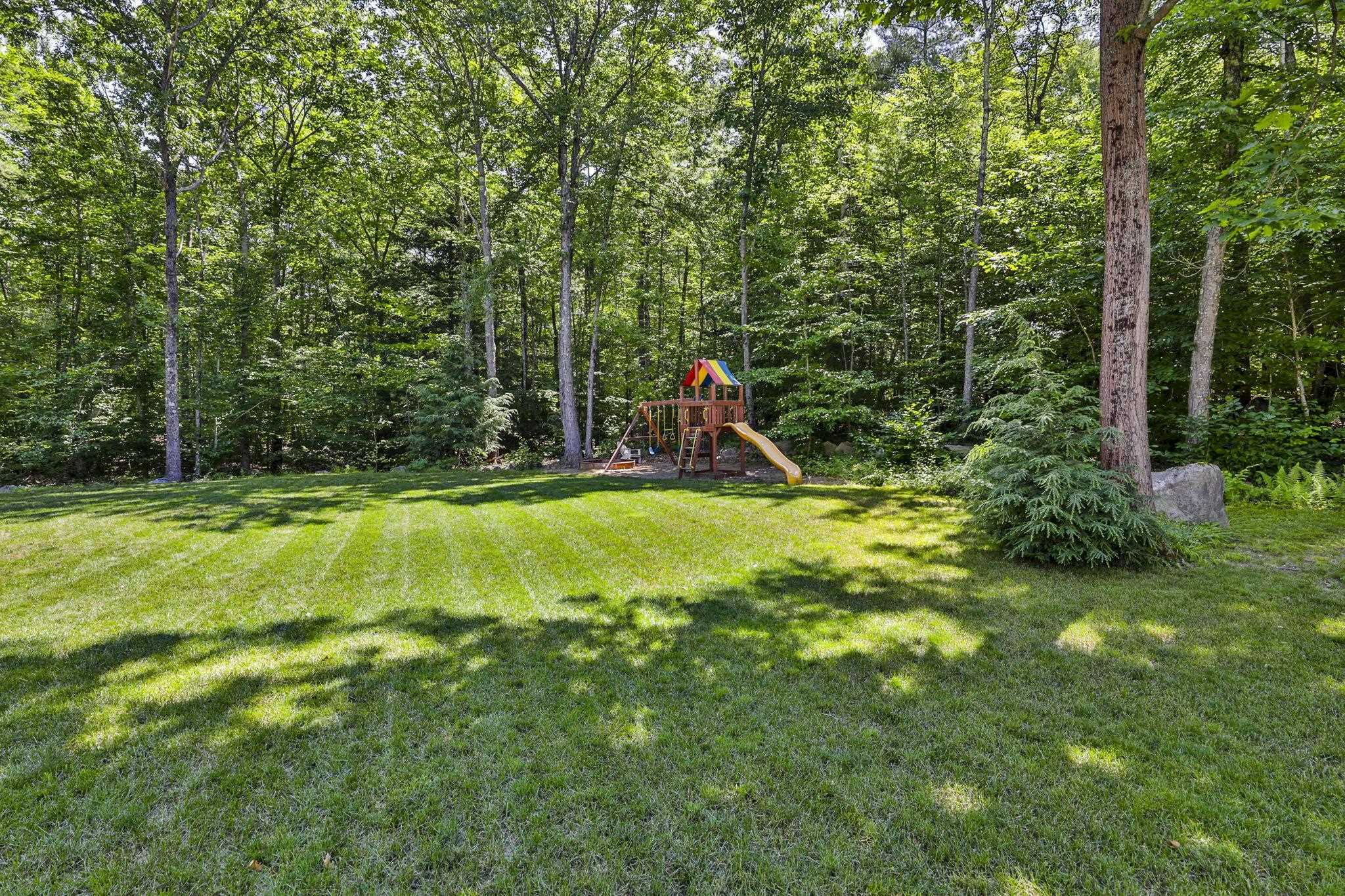 Property Photo:  19 Hampshire Hills Drive  NH 03304 