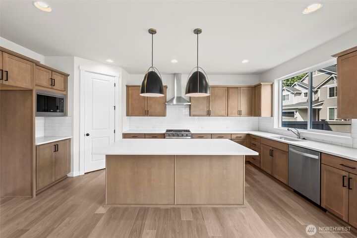 Property Photo:  15217  106th Avenue E  WA 98374 