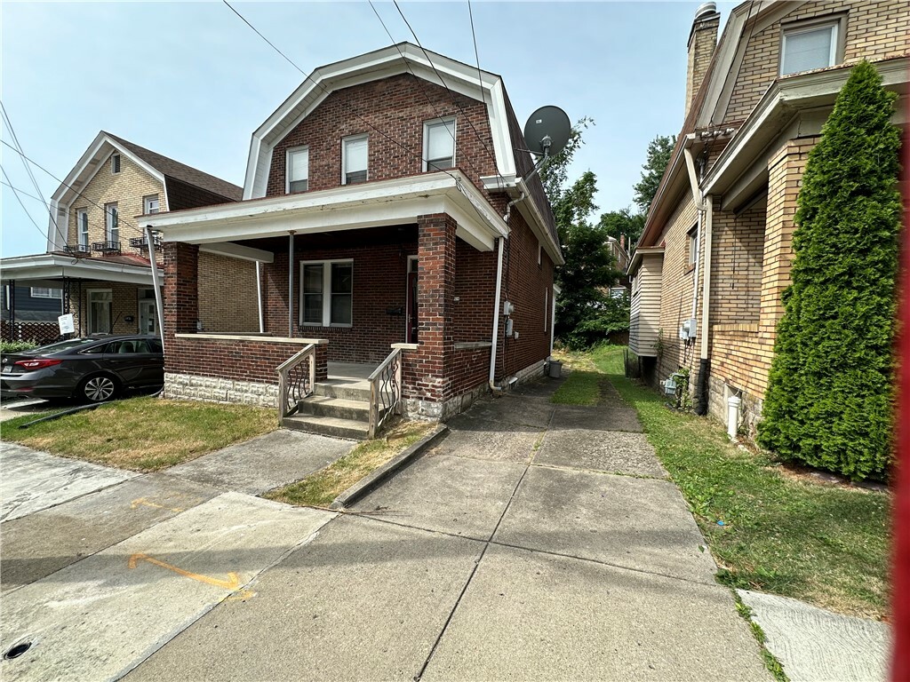 Property Photo:  3028 Brentwood Ave  PA 15227 