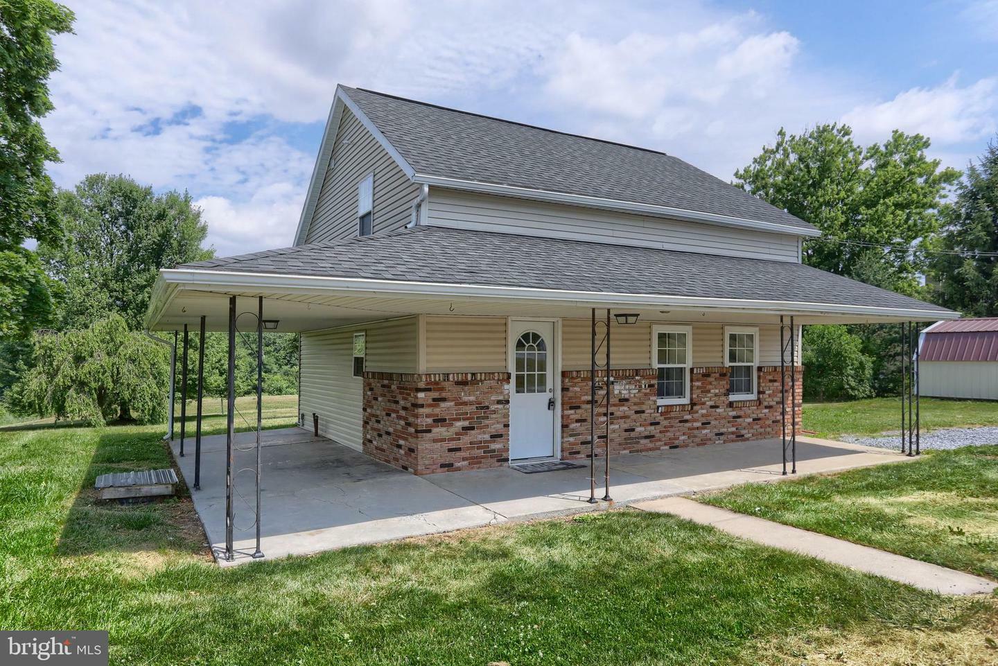 Property Photo: 31 E Rosebud Road PA 17067