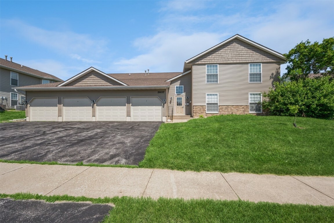 Property Photo:  3607 Foxborough Terrace NE C  IA 52402 