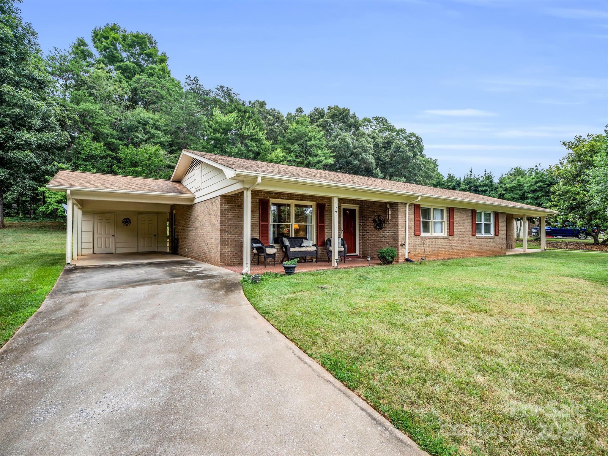 Property Photo:  177 Eastwood Village Drive  NC 28018 