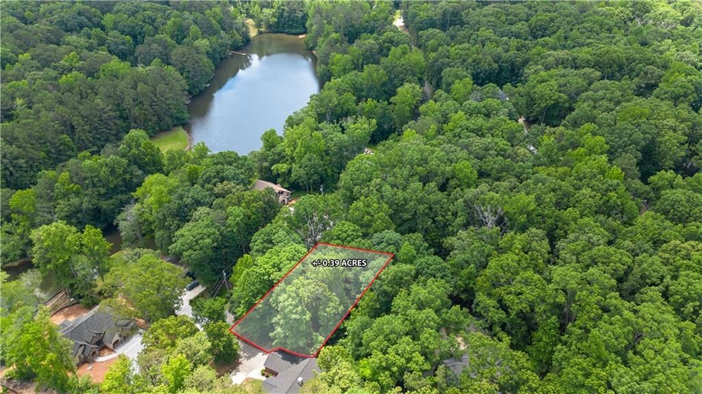 Property Photo:  2025 Lakeview Parkway  GA 30180 