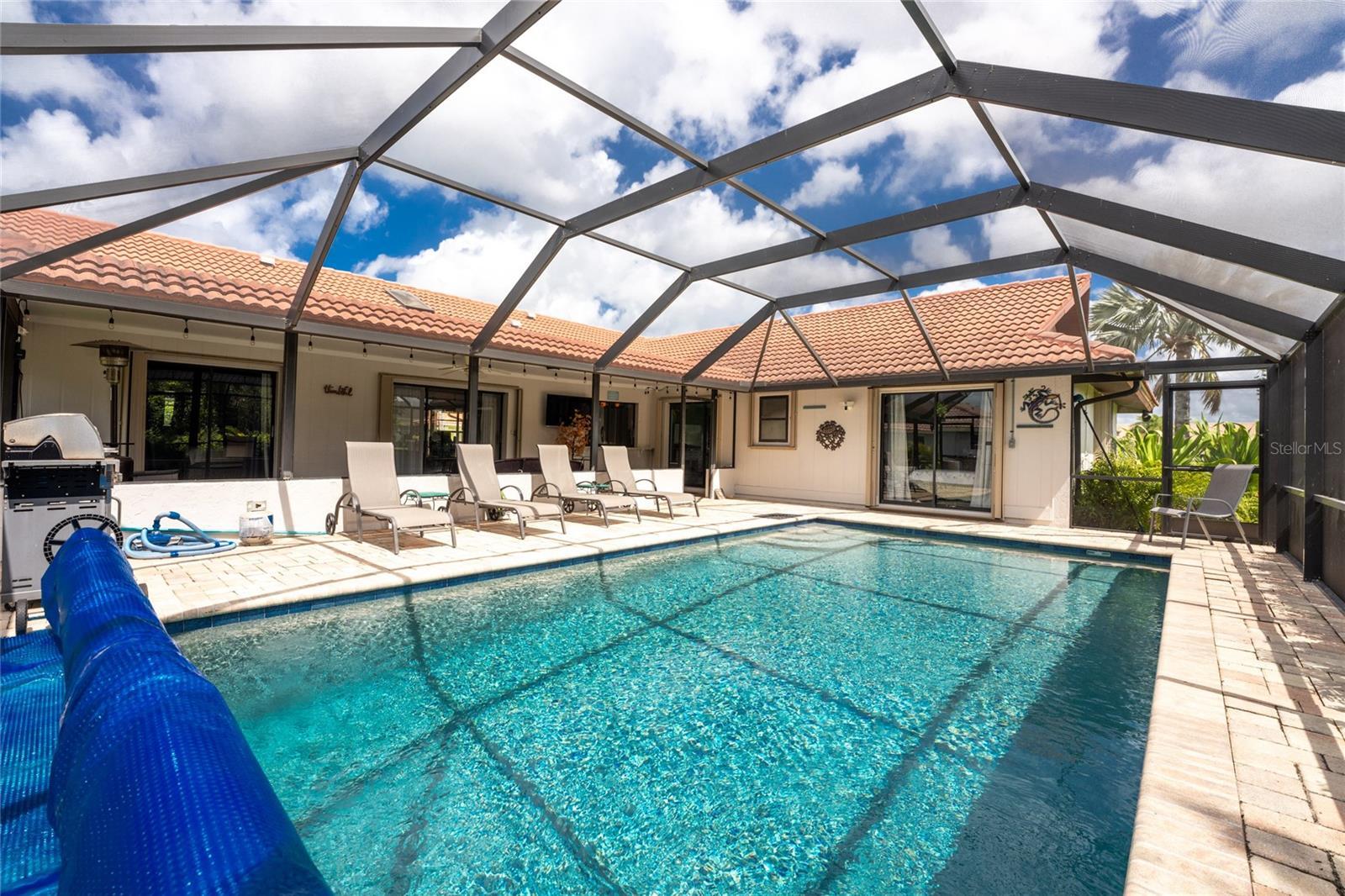 Property Photo: 408 Lemonwood Drive FL 34223