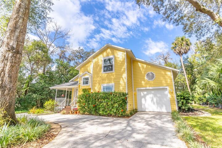 Property Photo:  1350 Canal Point Road  FL 32750 