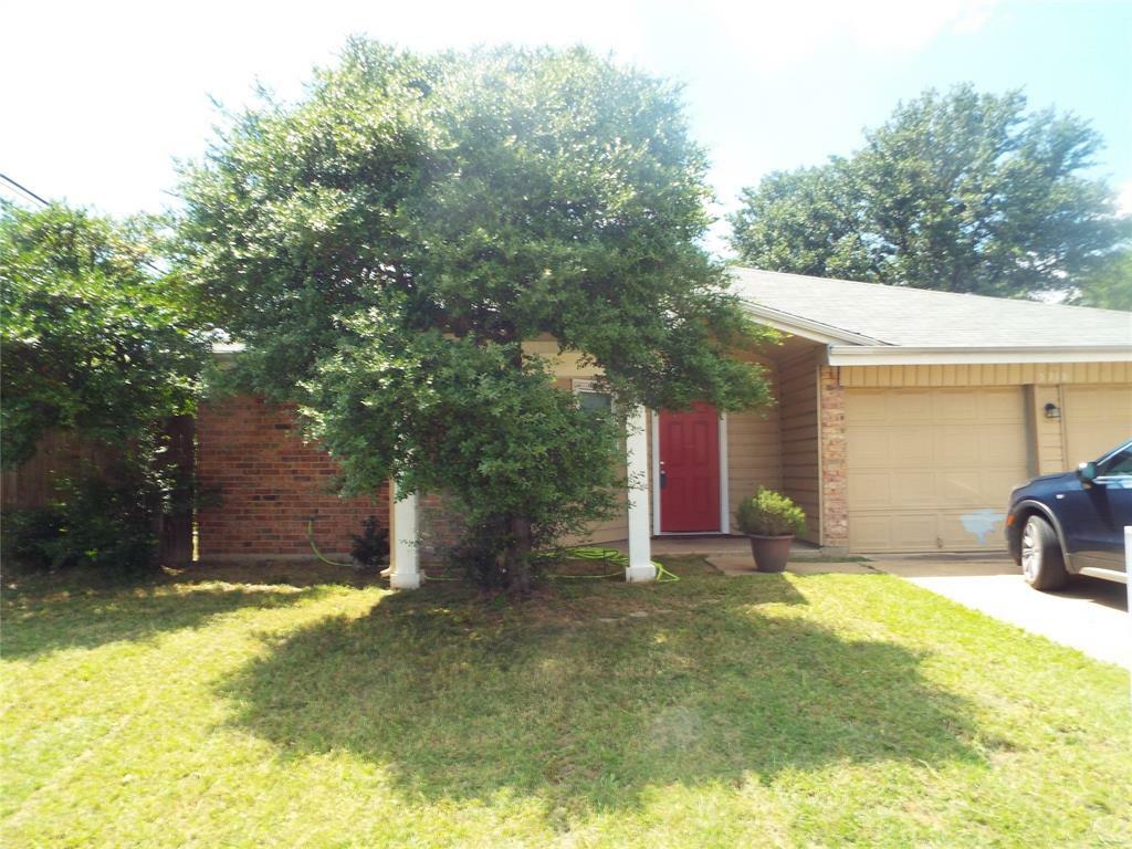 Property Photo:  5318 Yaupon Drive  TX 76018 