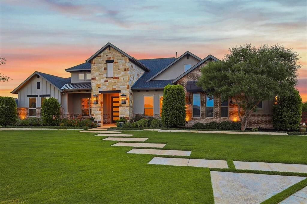 Property Photo:  532 Eastmeadow Lane  TX 76226 