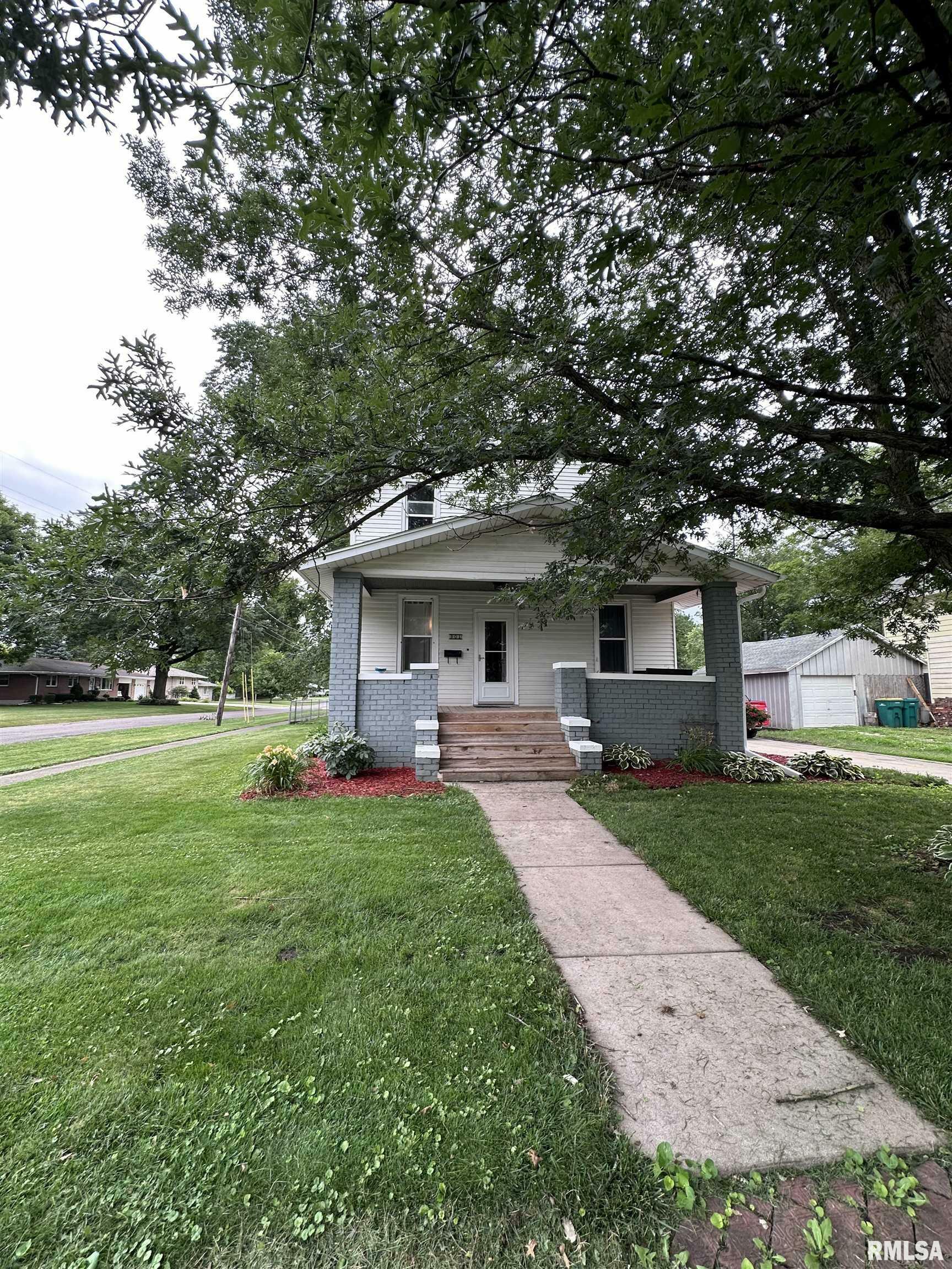 Property Photo:  901 Locust Street  IL 61401 