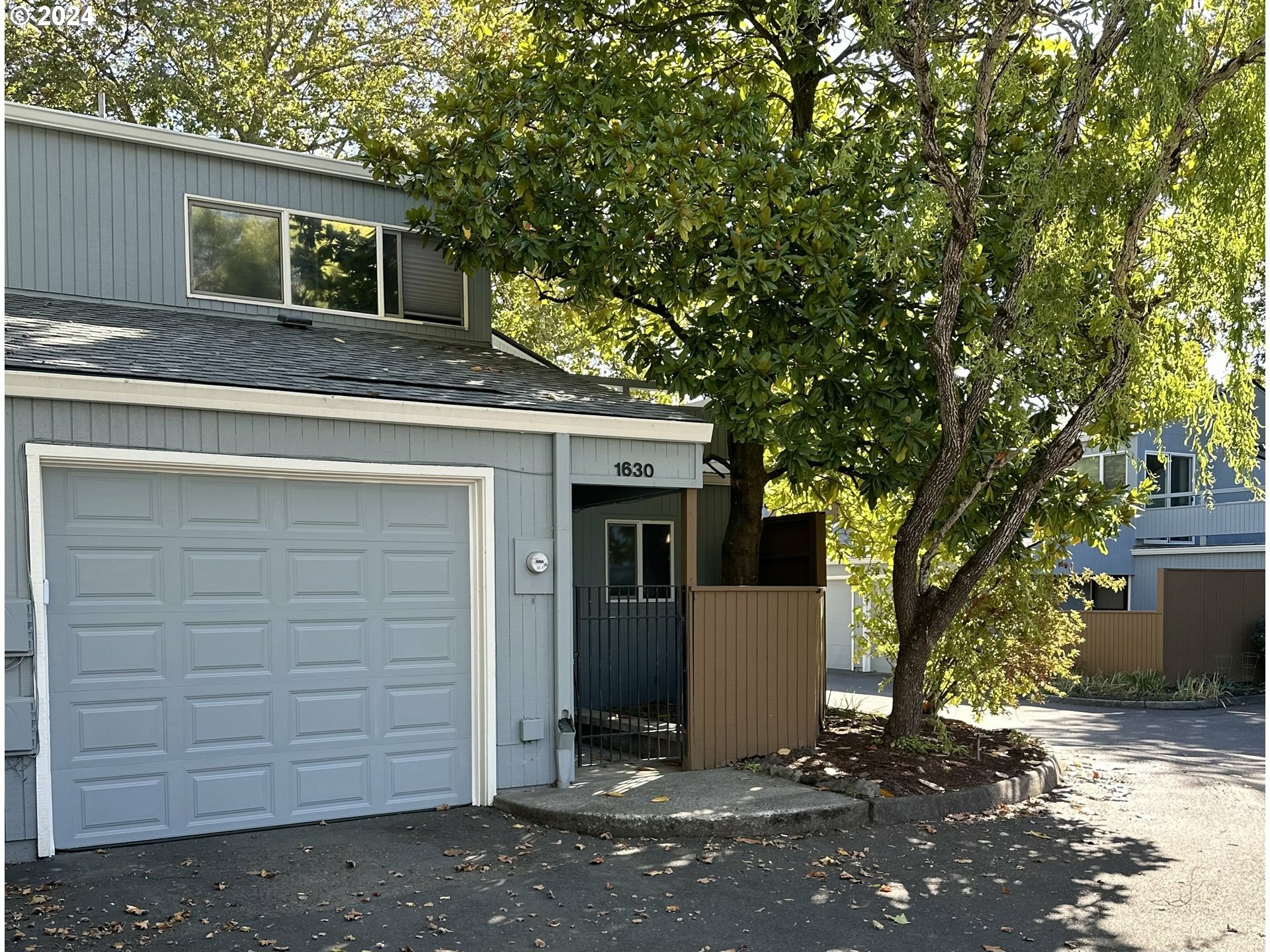 Property Photo:  1630 NW Eastbrook Ct  OR 97006 