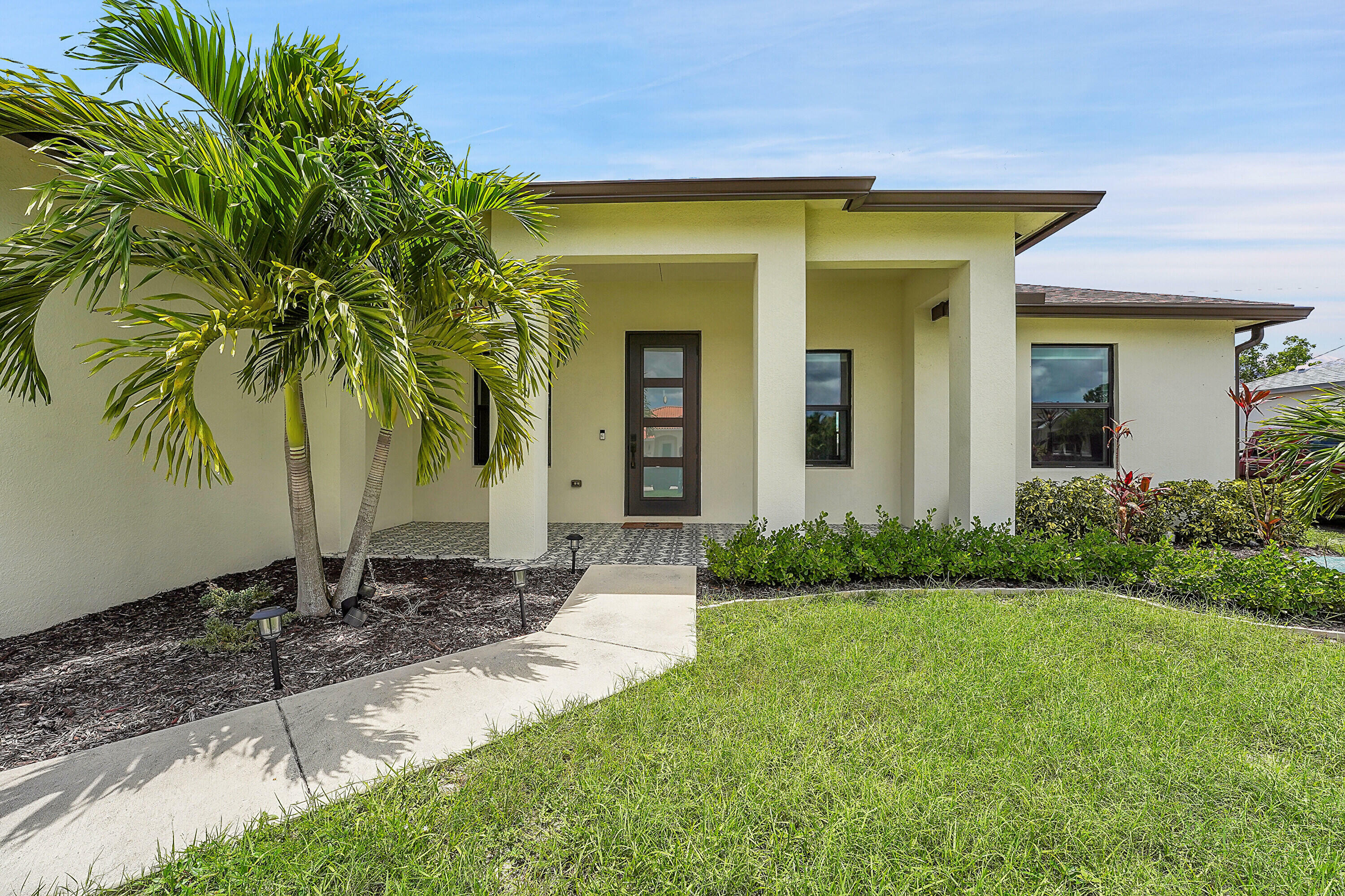 Property Photo:  222 SW South Quick Circle  FL 34953 