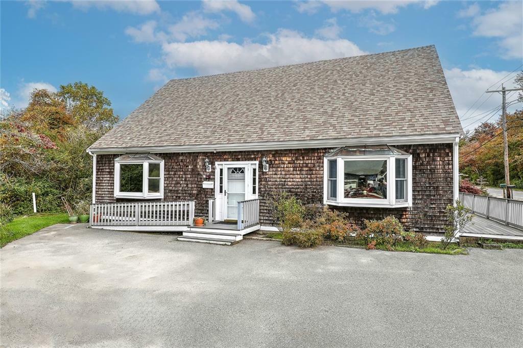 Property Photo:  33 Meetinghouse Lane  RI 02837 